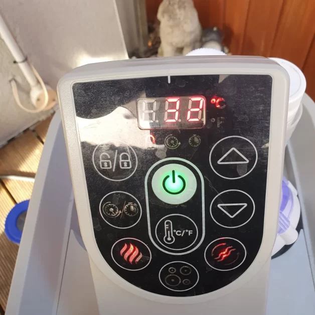 A spa pump controller showing with error (How to Reset Your Spa Pump)