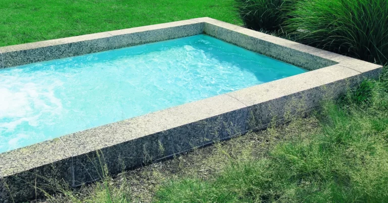 A small plunge pool.